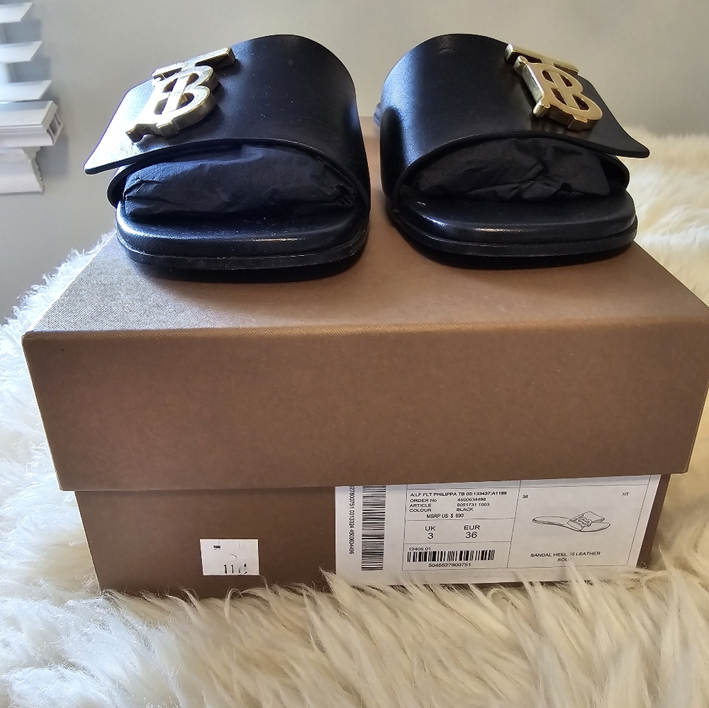 Burberry Slides - Picture 8 of 9
